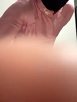 Snapshot of bi_biii chatting on April 6, 2026, 5:52 am bi biii online show from April 6, 2026, 5:52 am