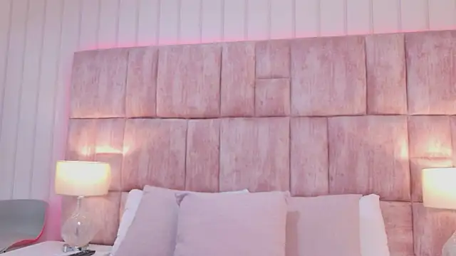 ScarlettFoox online show from December 22, 2025, 1:08 pm