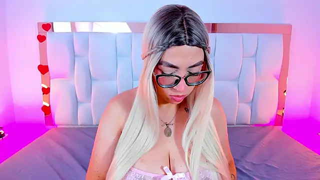 CamilleJuicy  online show from March 19, 2026, 12:53 pm