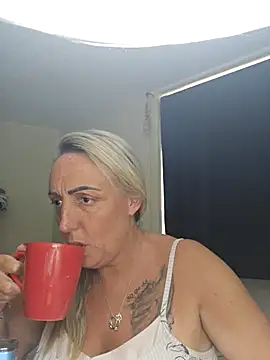 Snapshot of theblondecocklover chatting on April 26, 2026, 8:12 am theblondecocklover online show from April 26, 2026, 8:12 am