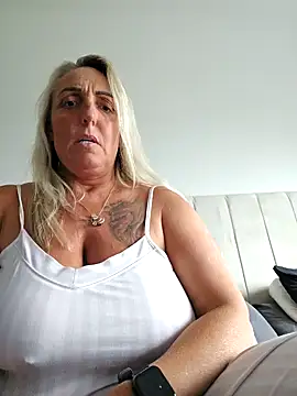 Snapshot of theblondecocklover chatting on May 18, 2026, 7:09 pm theblondecocklover online show from May 18, 2026, 7:09 pm