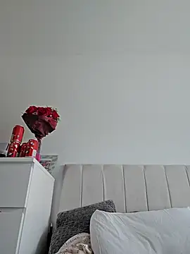 Snapshot of theblondecocklover chatting on May 20, 2026, 10:54 am theblondecocklover online show from May 20, 2026, 10:54 am