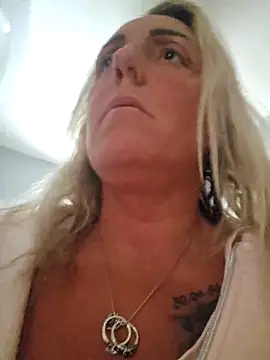 Snapshot of theblondecocklover chatting on May 21, 2026, 12:45 pm theblondecocklover online show from May 21, 2026, 12:45 pm