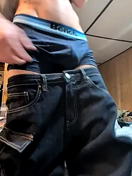 B8RHUNG online show from February 3, 2026, 1:15 am