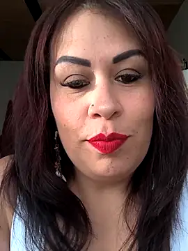 Snapshot of Natymendoza998 chatting on February 3, 2026, 10:15 pm Natymendoza998 online show from February 3, 2026, 10:15 pm