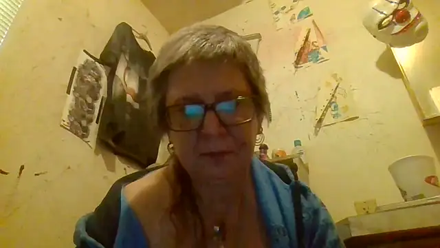 becky1111 online show from April 5, 2026, 11:13 pm