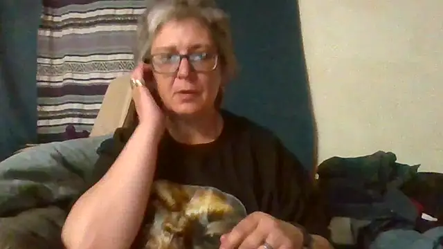Snapshot of becky1111 chatting on April 21, 2026, 2:51 am becky1111 online show from April 21, 2026, 2:51 am