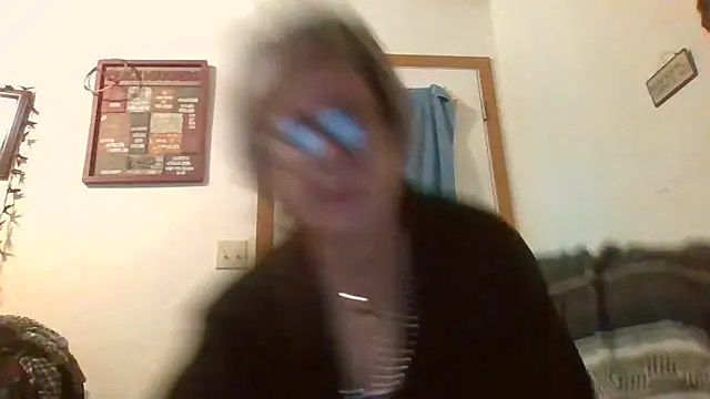 Snapshot of becky1111 chatting on May 3, 2026, 11:38 am becky1111 online show from May 3, 2026, 11:38 am