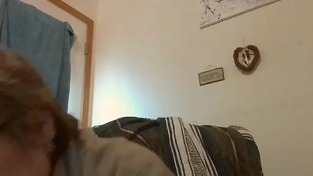Snapshot of becky1111 chatting on May 4, 2026, 2:24 pm becky1111 online show from May 4, 2026, 2:24 pm