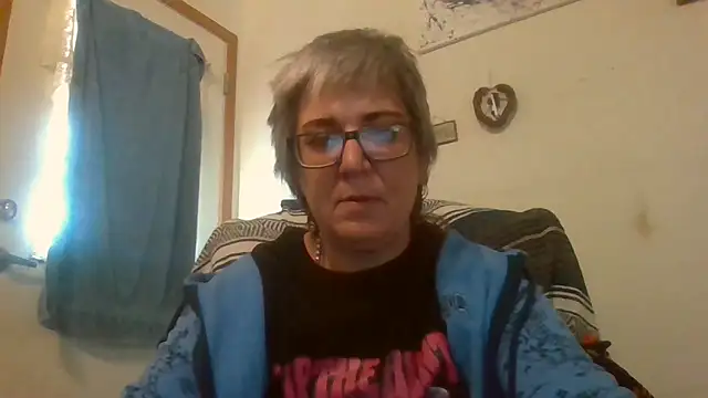 Snapshot of becky1111 chatting on May 5, 2026, 7:11 pm becky1111 online show from May 5, 2026, 7:11 pm
