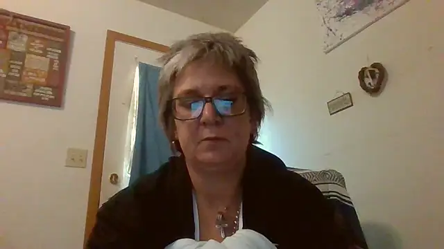 Snapshot of becky1111 chatting on May 7, 2026, 5:40 pm becky1111 online show from May 7, 2026, 5:40 pm
