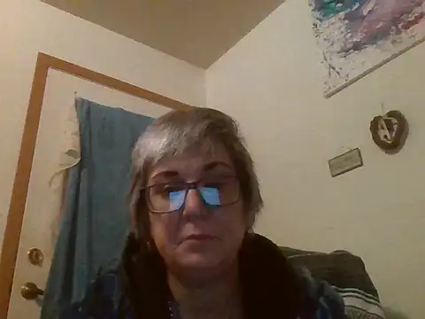Snapshot of becky1111 chatting on May 13, 2026, 10:34 am becky1111 online show from May 13, 2026, 10:34 am