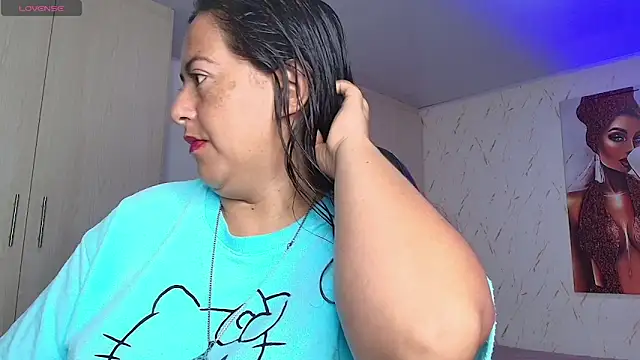 Snapshot of evelyn_harpeery chatting on April 23, 2026, 11:09 am evelyn harpeery online show from April 23, 2026, 11:09 am
