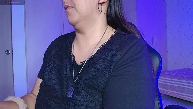 Snapshot of evelyn_harpeery chatting on April 29, 2026, 11:03 am evelyn harpeery online show from April 29, 2026, 11:03 am