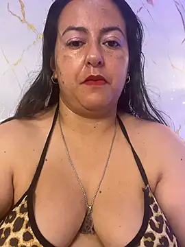 Snapshot of evelyn_harpeery chatting on June 3, 2026, 10:40 am evelyn harpeery online show from June 3, 2026, 10:40 am
