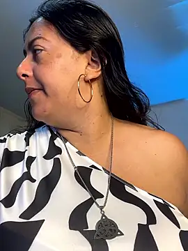 Snapshot of evelyn_harpeery chatting on June 21, 2026, 10:40 am evelyn harpeery online show from June 21, 2026, 10:40 am