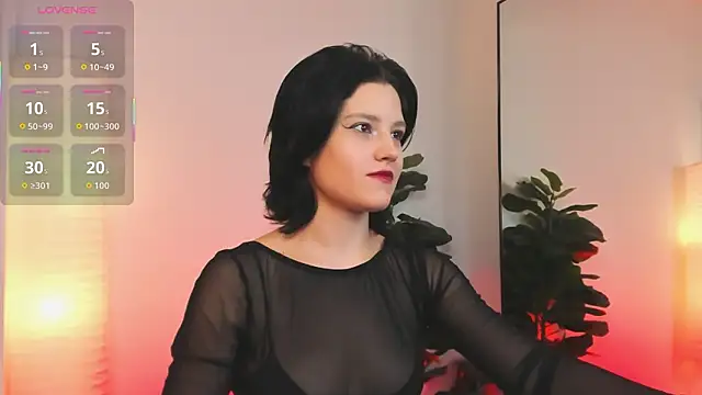 Snapshot of RowenMoon chatting on March 6, 2026, 9:22 pm RowenMoon online show from March 6, 2026, 9:22 pm