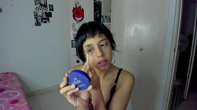 Snapshot of harakitty_ chatting on March 16, 2026, 11:20 pm harakitty online show from March 16, 2026, 11:20 pm