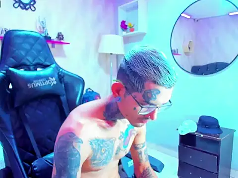 Boy tatto77 online show from January 19, 2026, 4:00 pm