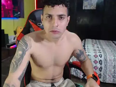 JustynAle2025 online show from December 22, 2025, 11:02 pm