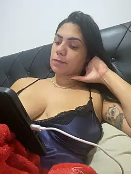 Nini  online show from April 15, 2026, 5:53 pm