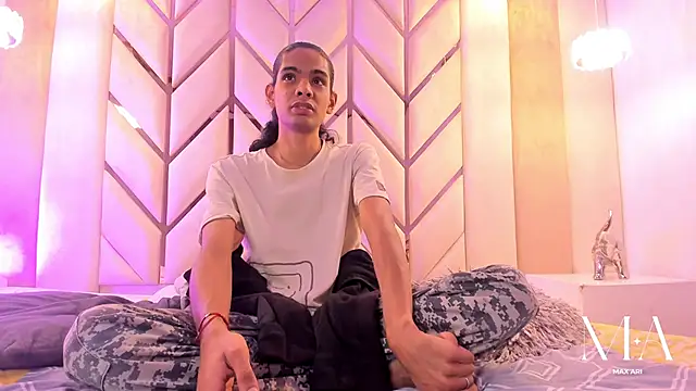 Max Ari online show from January 17, 2026, 4:06 am