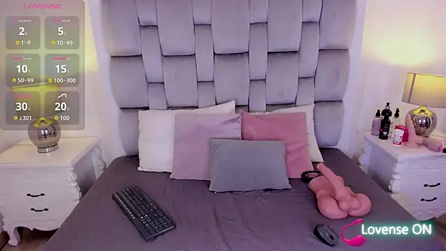 amber  ferrera online show from April 15, 2026, 7:43 pm