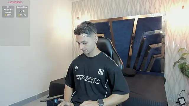 Noah Clarkk online show from April 4, 2026, 5:21 pm