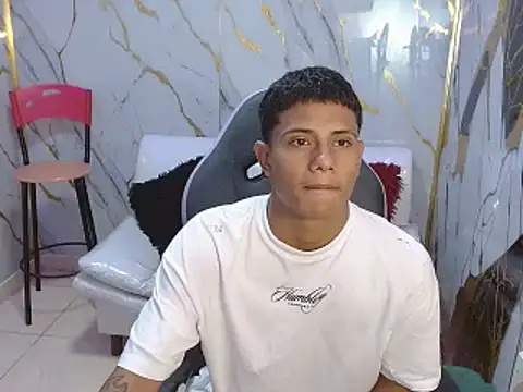 Snapshot of andrew_myersx chatting on March 4, 2026, 1:28 pm andrew myersx online show from March 4, 2026, 1:28 pm