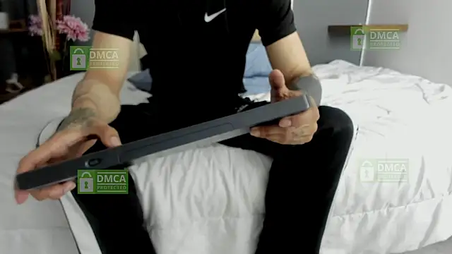 Ink Hung online show from December 20, 2025, 9:33 pm