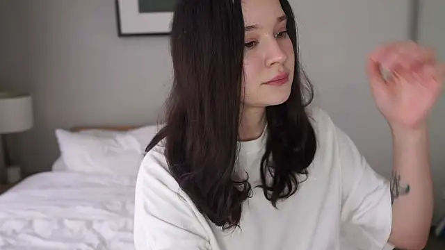 Snapshot of bonjour_nihao_hello chatting on February 14, 2026, 6:10 am bonjour nihao hello online show from February 14, 2026, 6:10 am