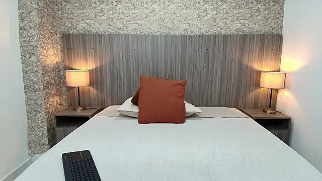 Snapshot of zoe_bermudez chatting on December 23, 2025, 11:08 am zoe bermudez online show from December 23, 2025, 11:08 am