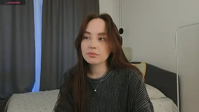 fallin lovee online show from March 31, 2026, 1:33 pm