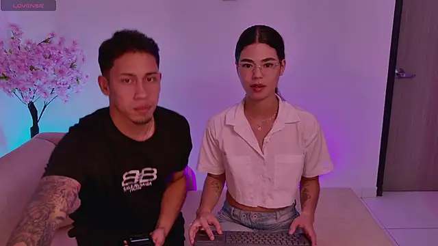 ZairaEon online show from January 6, 2026, 3:43 am