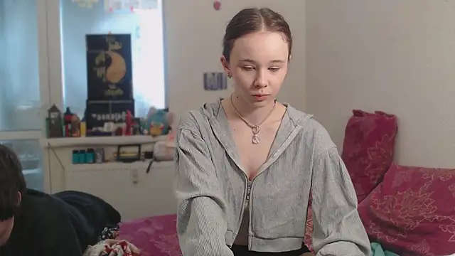 Snapshot of MaryJane_x_Peter chatting on February 2, 2026, 11:42 am MaryJane x Peter online show from February 2, 2026, 11:42 am