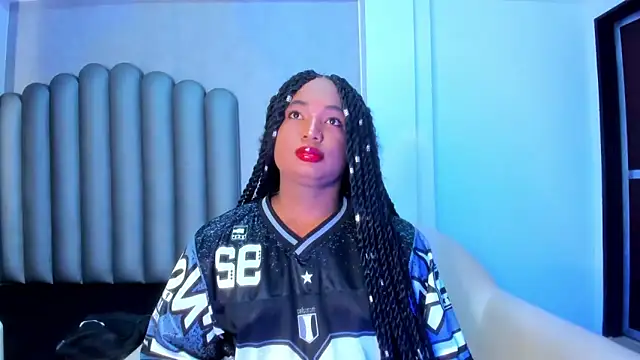 Snapshot of Harmony-01 chatting on February 5, 2026, 7:18 pm Harmony-01 online show from February 5, 2026, 7:18 pm