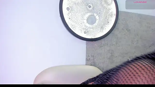 Snapshot of Harmony-01 chatting on February 18, 2026, 9:33 pm Harmony-01 online show from February 18, 2026, 9:33 pm