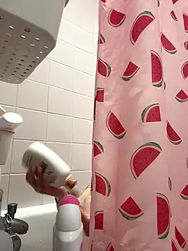 LilyLuck  online show from January 6, 2026, 11:40 pm