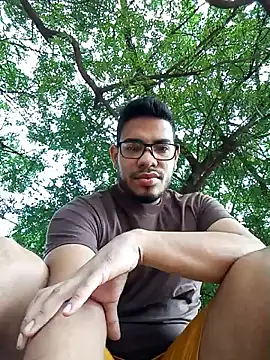 Snapshot of Moreno_latino_sex chatting on January 8, 2026, 8:11 pm Moreno latino sex online show from January 8, 2026, 8:11 pm