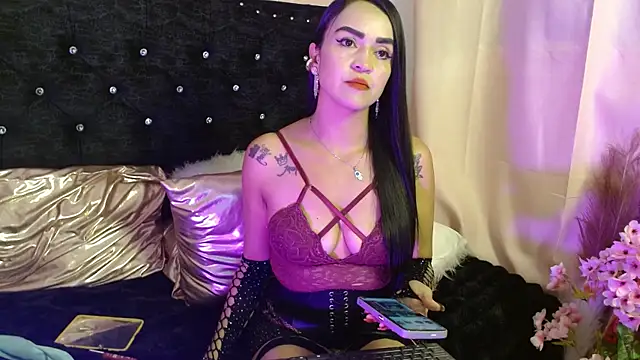 Ambar Rouxee online show from January 7, 2026, 8:00 pm