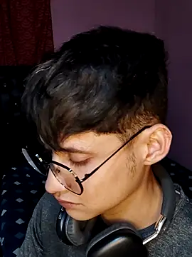 Axell-1997 online show from December 19, 2025, 2:18 am