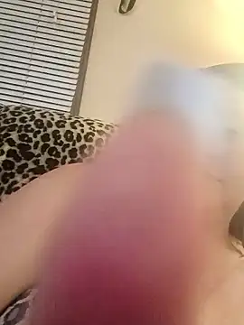 pinkcheetah12 online show from April 3, 2026, 12:08 am