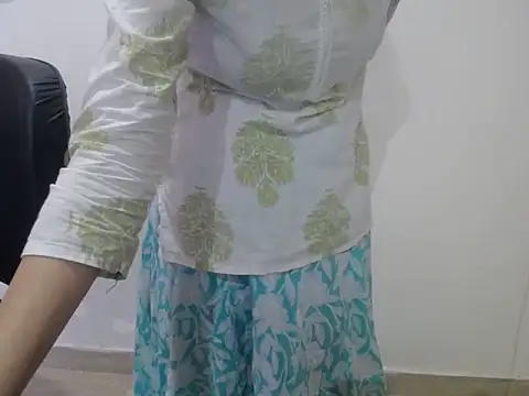 Farhana beautyfull online show from April 15, 2026, 4:41 am