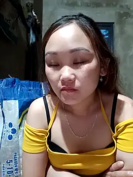 Snapshot of yula-bi chatting on May 24, 2026, 10:04 pm yula-bi online show from May 24, 2026, 10:04 pm