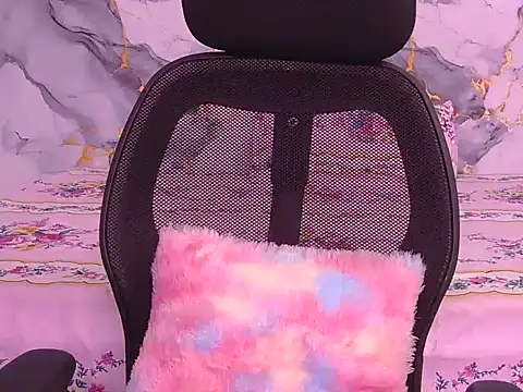 Snapshot of bold-smirthii chatting on February 15, 2026, 4:53 am bold-smirthii online show from February 15, 2026, 4:53 am