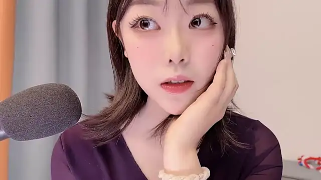 smalldaisy online show from March 28, 2026, 2:33 am