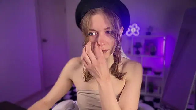 Snapshot of KellySunn chatting on April 19, 2026, 8:02 am KellySunn online show from April 19, 2026, 8:02 am
