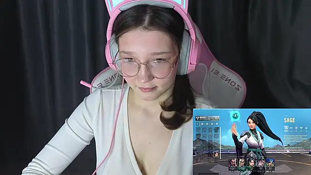 Pink-Aura- online show from January 14, 2026, 6:24 pm