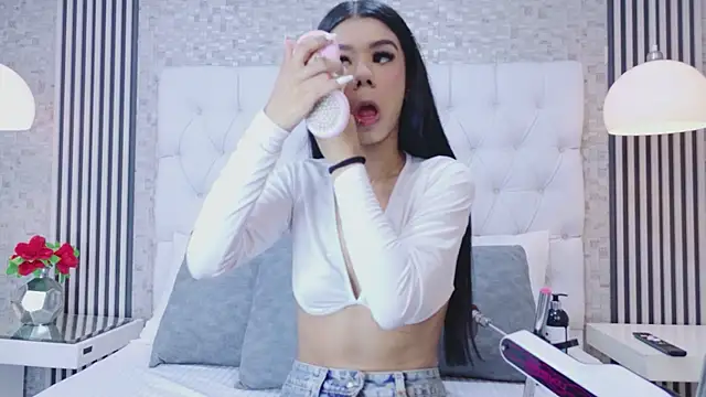 Snapshot of VioletGracee chatting on February 25, 2026, 12:37 pm VioletGracee online show from February 25, 2026, 12:37 pm