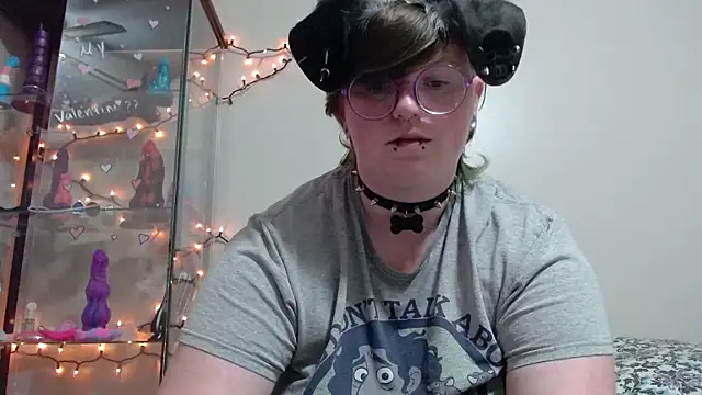 Snapshot of Pupghostt chatting on April 9, 2026, 6:57 pm Pupghostt online show from April 9, 2026, 6:57 pm